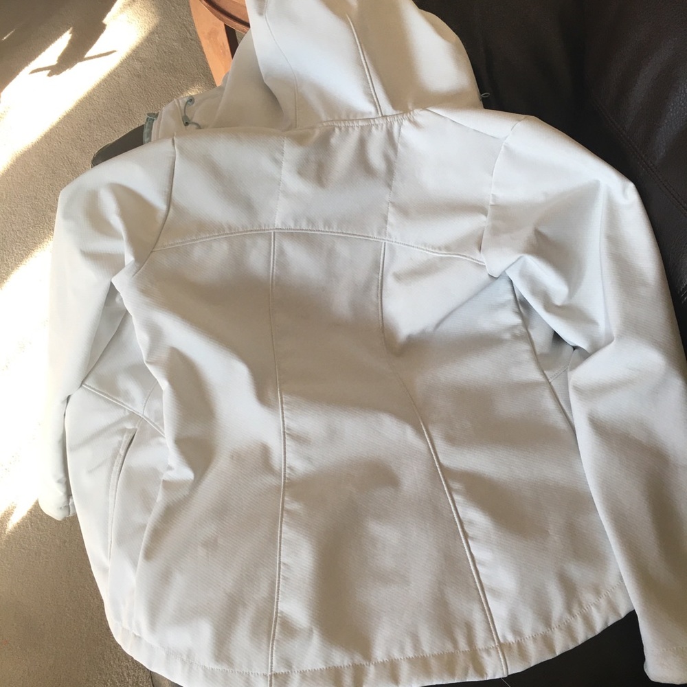 ❄️🌧Sz. Sm white COLUMBIA JACKET ❄️🌧